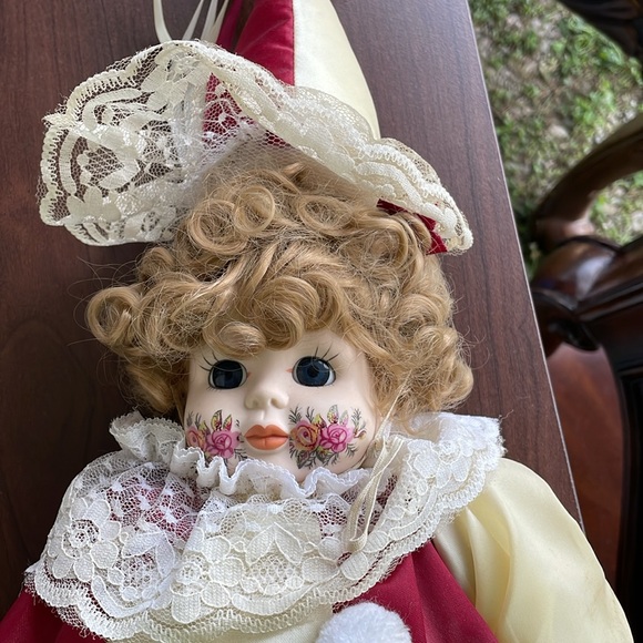 Doll with porcelain head, feet, and hands - Picture 2 of 6